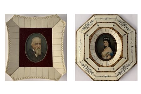 Coppia di miniature con cornice in materiale prezioso. XX secolo, Italia....