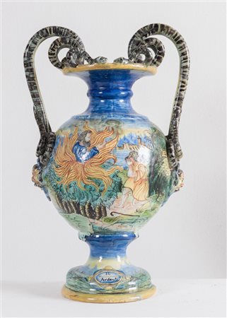 Vaso istoriato. Pesaro, fine XIX - inizi XX secolo. Reca due scene...