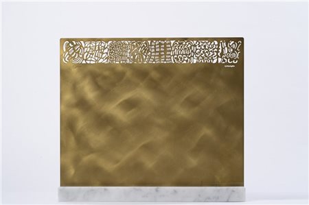 Pietro Consagra "Sottopiatto" 1988
ottone
cm 32x38
Firmato e numerato 65/120
Edi