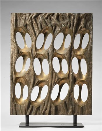 Tomonori Toyofuku "Senza titolo" 1972
bronzo
cm 48x35x5
Firmato, datato 72 e num