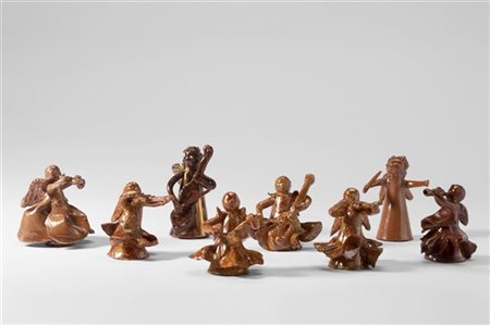 Fausto Melotti "Orchestra d'angeli" 
ceramica smaltata, 8 pezzi
cm da 5,4 a 7,4