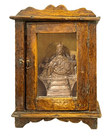 Teca lignea contenente scultura lignea di S.Agata, XIX secolo. Teca H Cm 34x24, S.Agata  in terracotta (H cm 18x14).