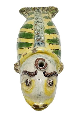 Pesce scaldino in maiolica di Caltagirone, Sicilia, XVIII Secolo. H cm 8xcm 30x11.