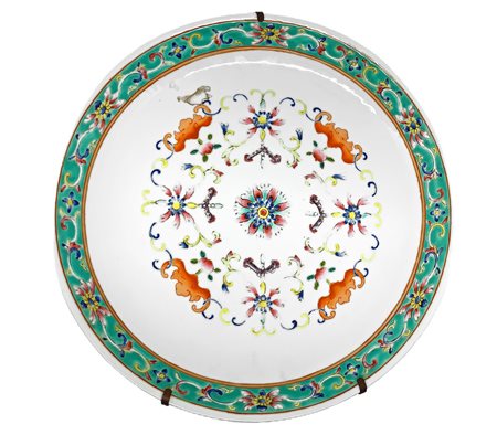 Piatto cinese in porcellana, Cina, Daoguang, 1820-1850. Diametro cm 20,5