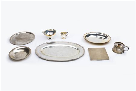 LOTTO DI OTTO OGGETTI IN ARGENTO