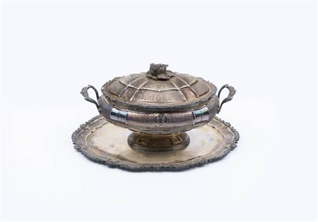 ZUPPIERA E PIATTO IN ARGENTO