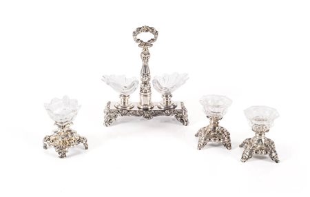 LOTTO DI QUATTRO OGGETTI IN ARGENTO