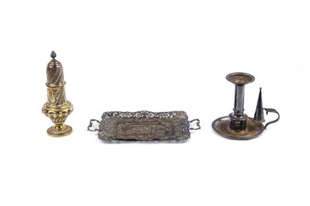 LOTTO DI TRE OGGETTI IN ARGENTO