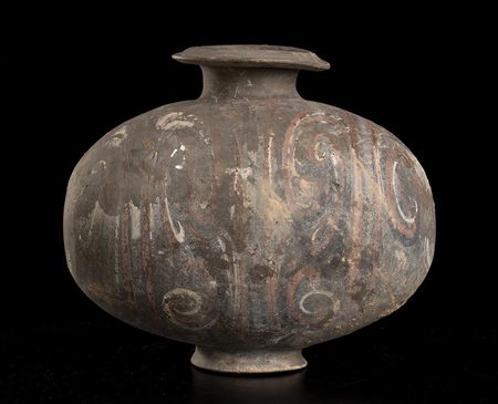 VASO OVALE IN CERAMICA DIPINTA, JIANXINGHU<br>Cina, stile della dinastia Han
