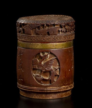 SCATOLA CILINDRICA CON COPERCHIO IN BAMBÙ<br>Cina, inizio del XX secolo