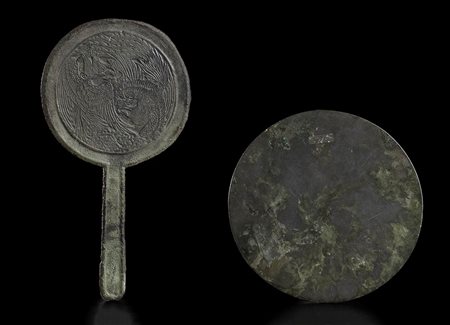 DUE SPECCHI IN BRONZO<br>Cina o Giappone