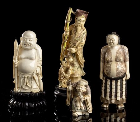 QUATTRO SCULTURE IN AVORIO<br>Cina, inizio del XX secolo