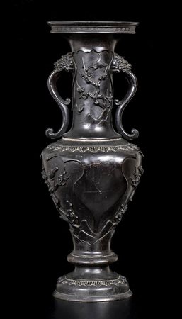 VASO A BALAUSTRO IN BRONZO<br>Giappone, periodo Meiji<br><br>
