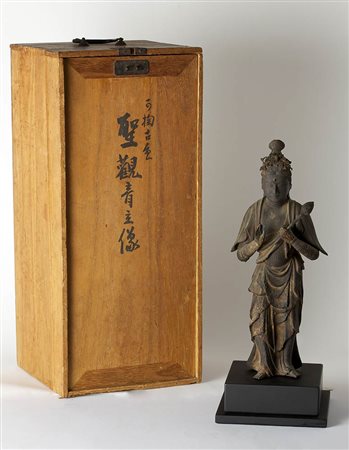 SCULTURA IN LEGNO CON SHO KANNON<br>Giappone, periodo Nanbokucho, XIV secolo<br>