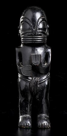 FIGURA ANTROPOMORFA STANTE IN LEGNO<br>Oceania (?)
