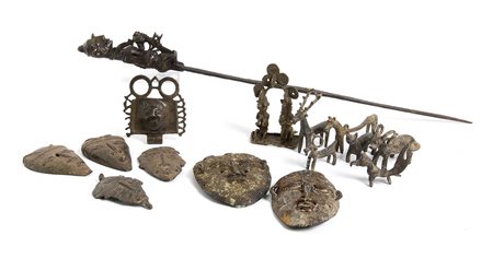 QUINDICI OGGETTI IN BRONZO<br>Africa