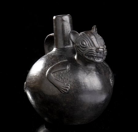 CONTENITORE ZOOMORFO IN CERAMICA NERA<br>Perù, cultura Chimu