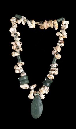 CINQUE COLLANE IN MATERIALI DIVERSI