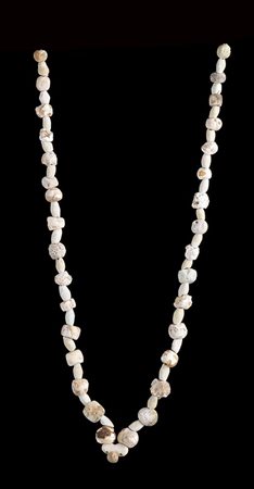 CINQUE COLLANE IN MATERIALI DIVERSI