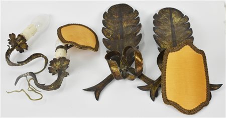 COPPIA DI APPLIQUES in lamierino dorato cm 25x18 Difetti, rotture e mancanze