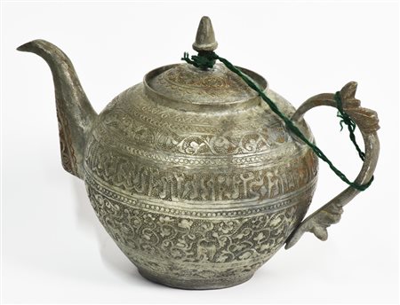 TEIERA IN METALLO con iscrizioni e decorazioni in lingua araba h 17 cm...