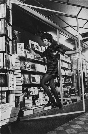 Tazio Secchiaroli (1925-1998)  - Sophia Loren in "La moglie del prete", 1970