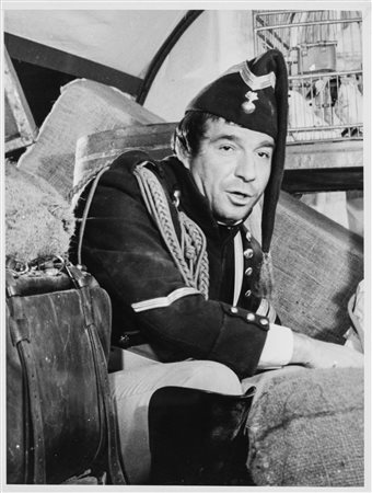 Anonimo - Ugo Tognazzi in "I tromboni di Fra' Diavolo", 1962