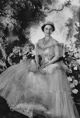 Cecil Beaton (attr.) (1904-1980)  - The Queen Mother, 1939