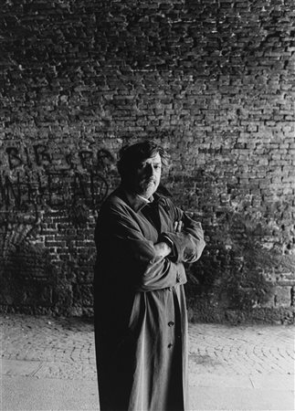 Ferdinando Scianna (1943)  - Gino Strada: Emergency, 1995