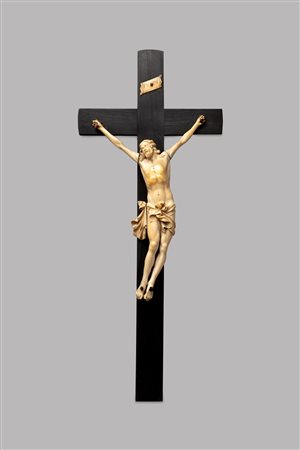 Crocifisso in avorio, su croce in legno ebanizzato, secolo XVIII