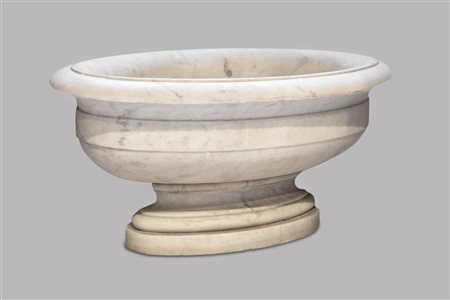 Vasca in marmo di Carrara, secolo XIX