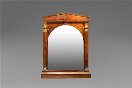 Specchiera Impero, con lesene sui montanti decorate da sfingi, XIX secolo