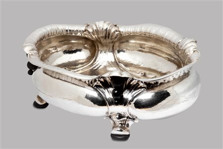 Grande centrotavola in argento, con sfere e piedini in legno, Genazzi, Milano