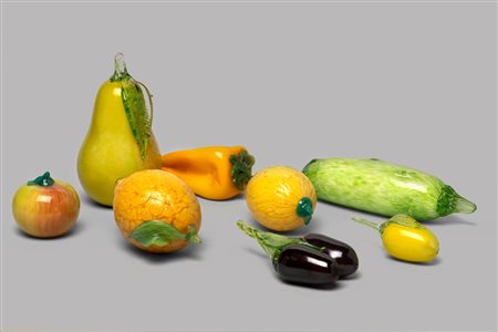 Lotto di otto frutti e ortaggi in vetro di Murano, secolo XX