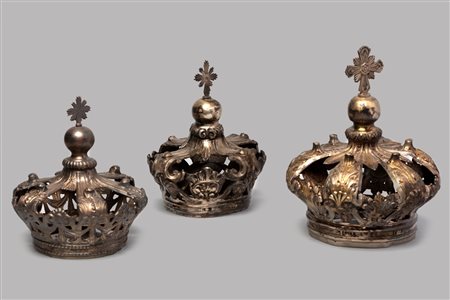 Lotto di tre corone in argento, Napoli secolo XVIII