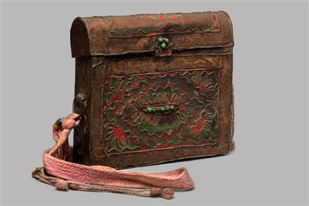 Cartella orientale in rame e smalti, secoli XIX-XX 