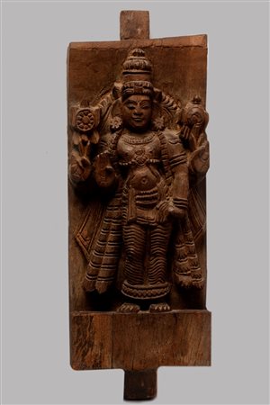 Antica stele in legno raffigurante divinità, India secolo XIX