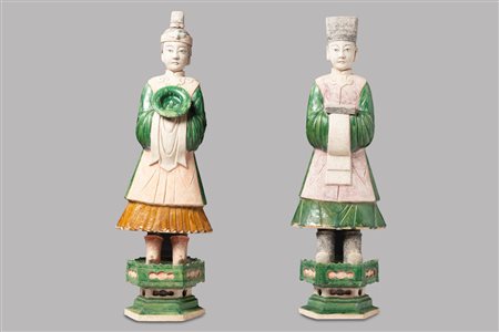 Due figure offerenti in ceramica invetriata Sancai, Cina secolo XVII
