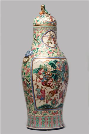 Vaso in porcellana policroma con coperchio, Famiglia Rosa, Cina secolo XIX