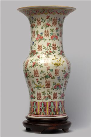 Vaso a balaustro in porcellana policroma, Cina dinastia Qing, fine secolo XIX