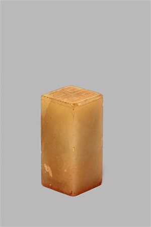 Sigillo in pietra saponaria con motivo geometrico nella parte superiore, Cina dinastia Qing