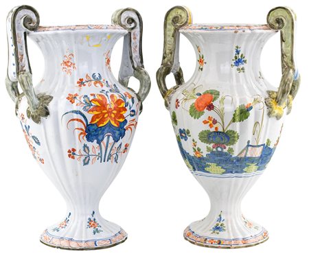 Due vasi in maiolica policroma, Imola, XIX secolo dalle analoghe...