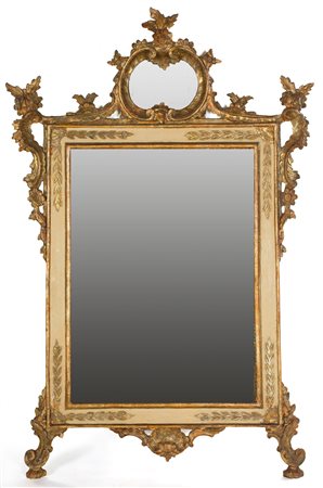 Specchiera in legno laccato e dorato, Marche, XIX secolo con fascia a...