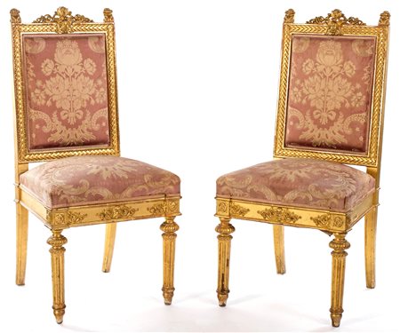 Coppia di sedie in legno dorato, prima metà del XIX secolo en suite con la...