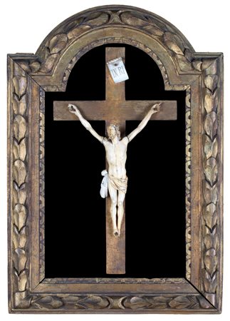 Cristo crocifisso in avorio, XVIII secolo F2, , 17x13 - l'insieme: cm 46x32