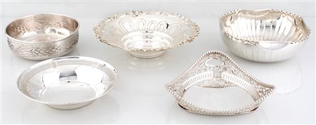 Cinque vaschette porta bonbons in argento