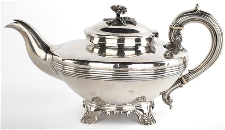 Grande teiera in argento