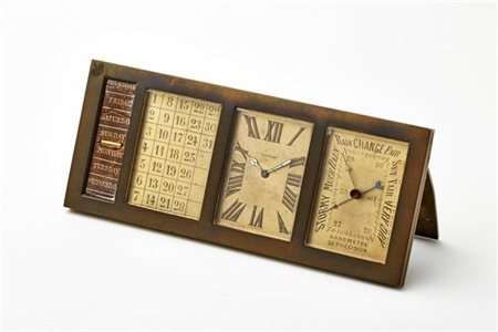 JAEGER LE COUTRE 
Orologio calendario anni '30 
Misure cm 19,5x8x3
In custodia