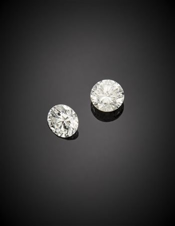 Due diamanti rotondi taglio a brillante di ct. 0.53 e ct. 0.51.