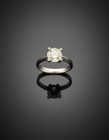 Anello in oro bianco con diamante rotondo taglio a brillante di ct. 2,35 circa
